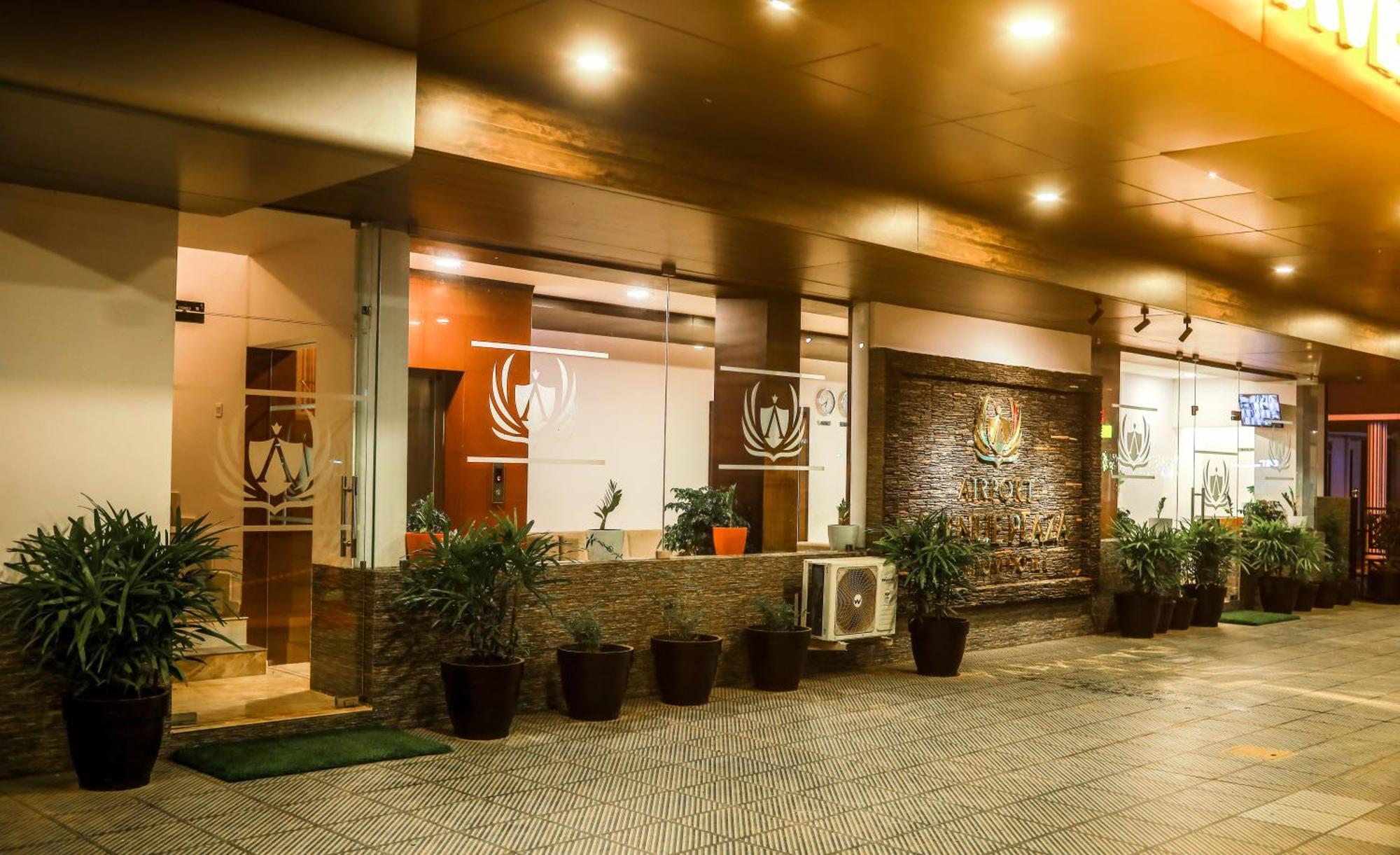 Airport Avenue Plaza Hotel Nedumbassery Eksteriør billede