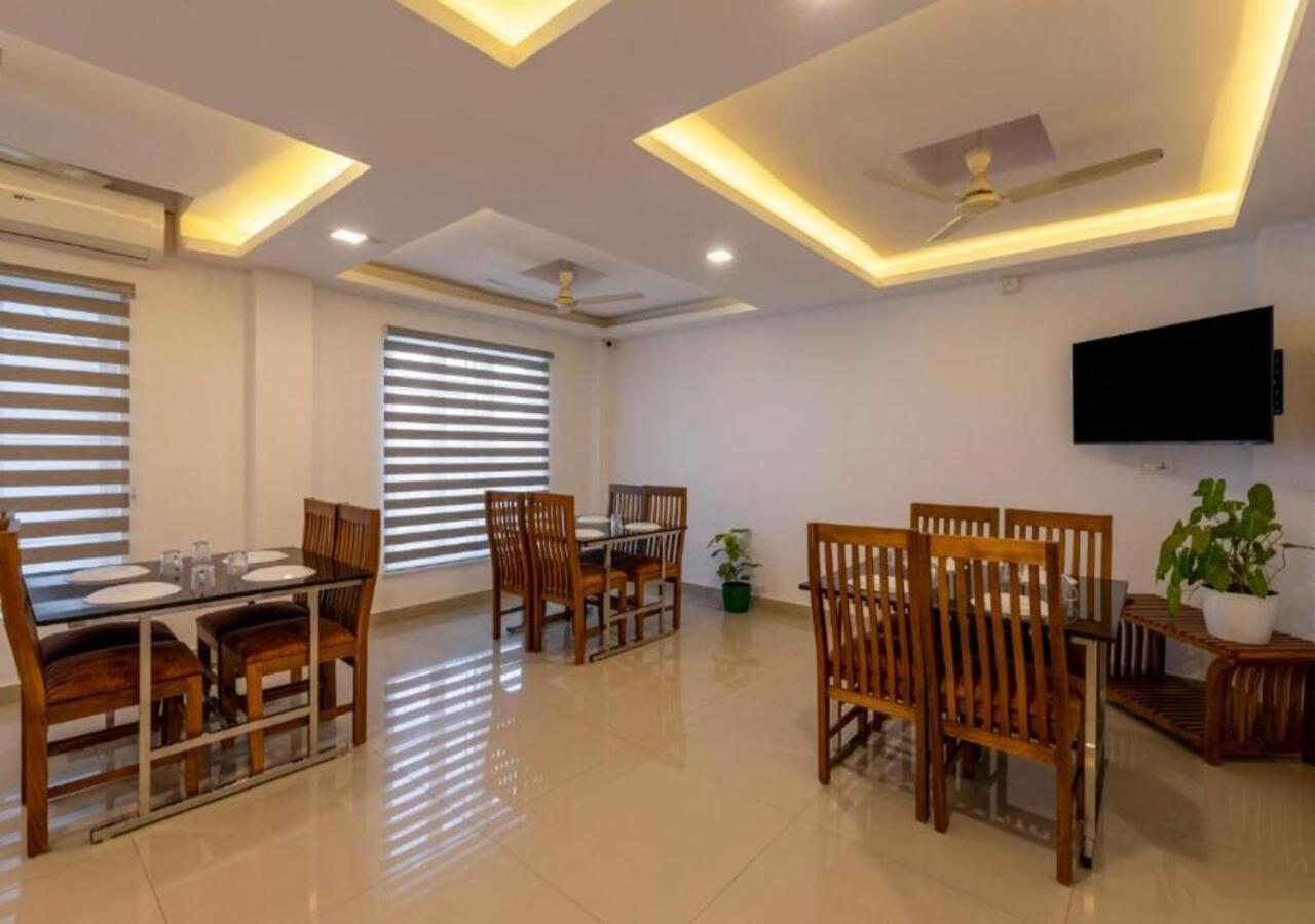 Airport Avenue Plaza Hotel Nedumbassery Eksteriør billede
