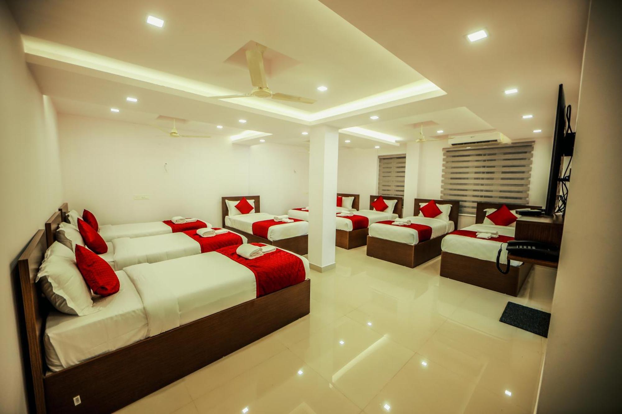Airport Avenue Plaza Hotel Nedumbassery Eksteriør billede