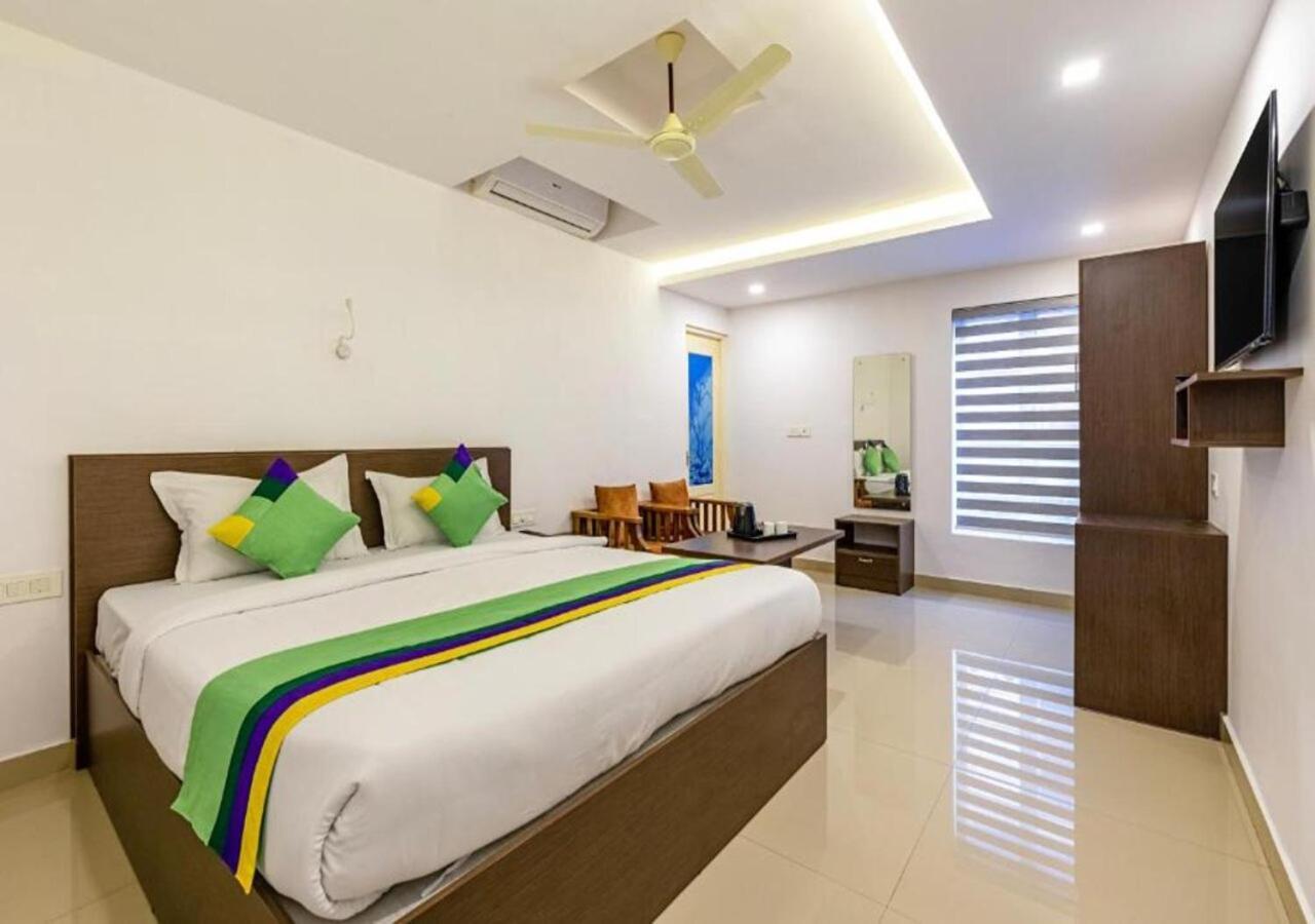 Airport Avenue Plaza Hotel Nedumbassery Eksteriør billede